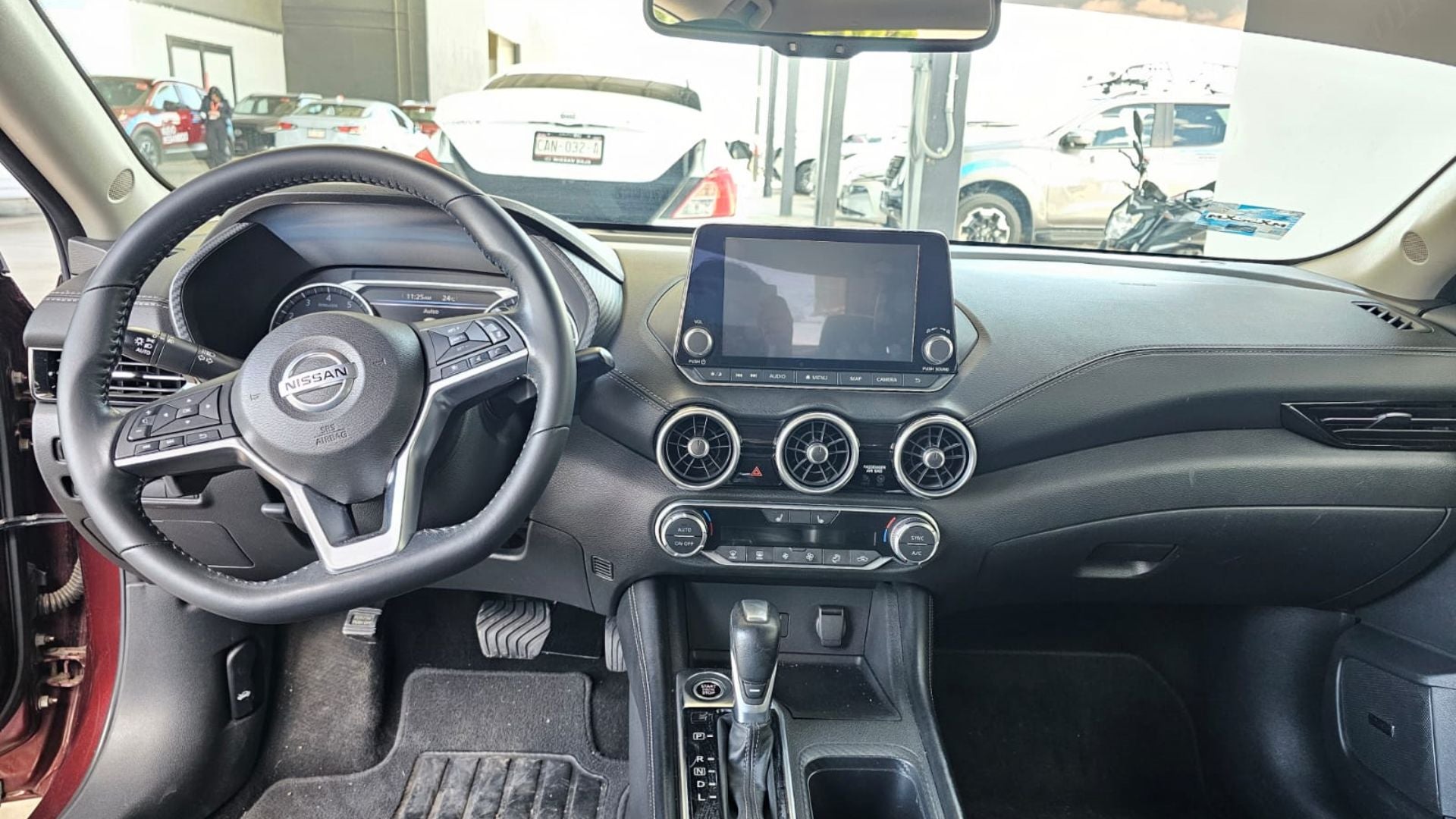 2022 Nissan SENTRA 4 PTS SR PLATINUM CVT AAC AUT ASTOS DEPORTIVOS BOSE PIEL NEGRA QC F LED RA-18